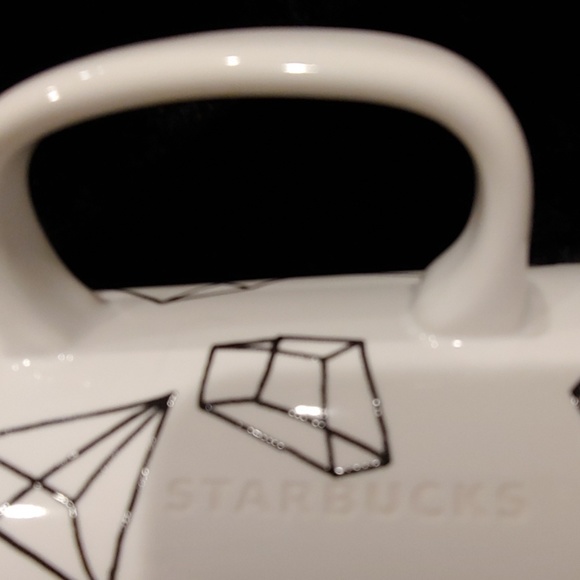 Starbucks 2014 Coffee Mug Grafic Art - Picture 4 of 4